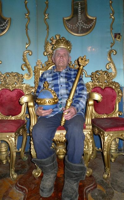 Выглядит как обычный деревенский домик. А внутри — настоящая сокровищница Выглядит как обычный деревенский домик. А внутри — настоящая сокровищница