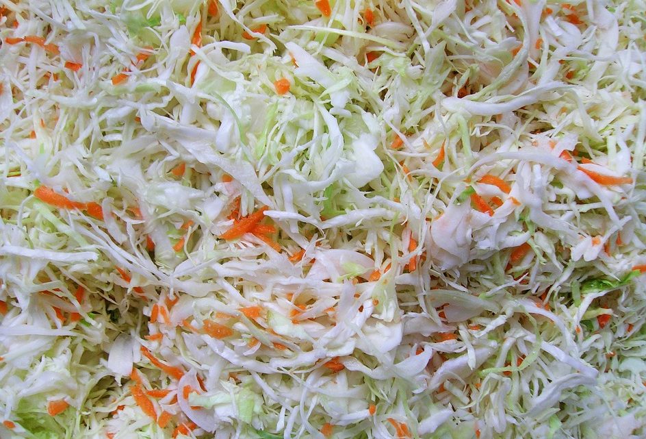 Солить капусту нужно только таким образом. Через три дня вы получите вкуснейшую и хрустящую капусту Солить капусту нужно только таким образом. Через три дня вы получите вкуснейшую и хрустящую капусту