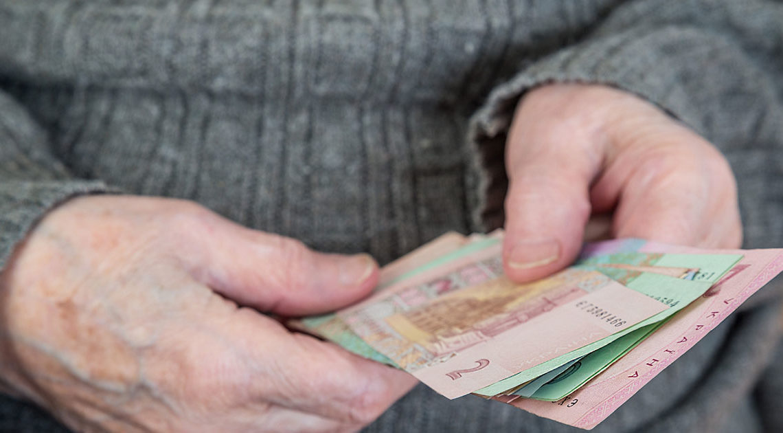Муж не согласен с тем, что я помогаю своей матери Муж не согласен с тем, что я помогаю своей матери